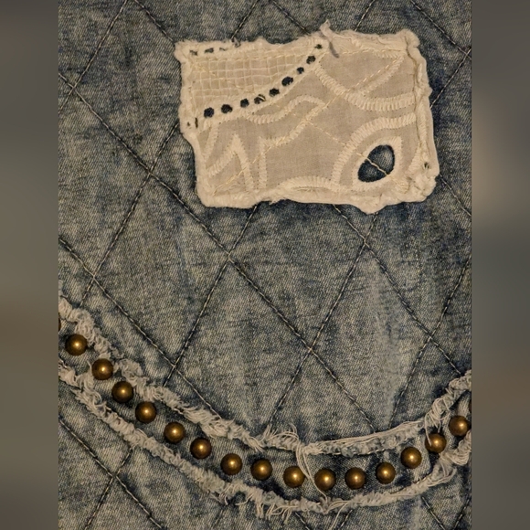 POL Light Blue Quilted Denim Jacket Western Inspired Studs And Eyelet Detail - Picture 15 of 17